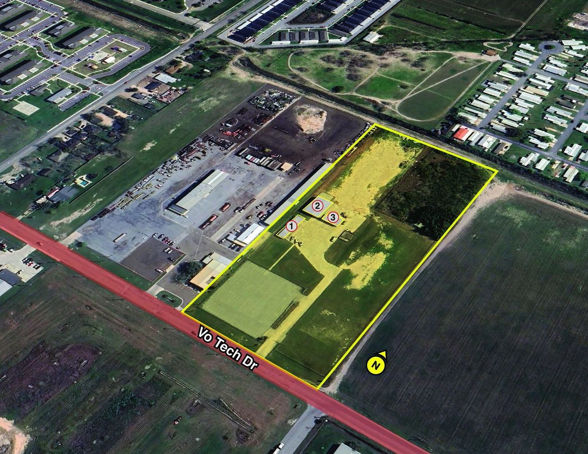 2118 Vo Tech Dr photo 1