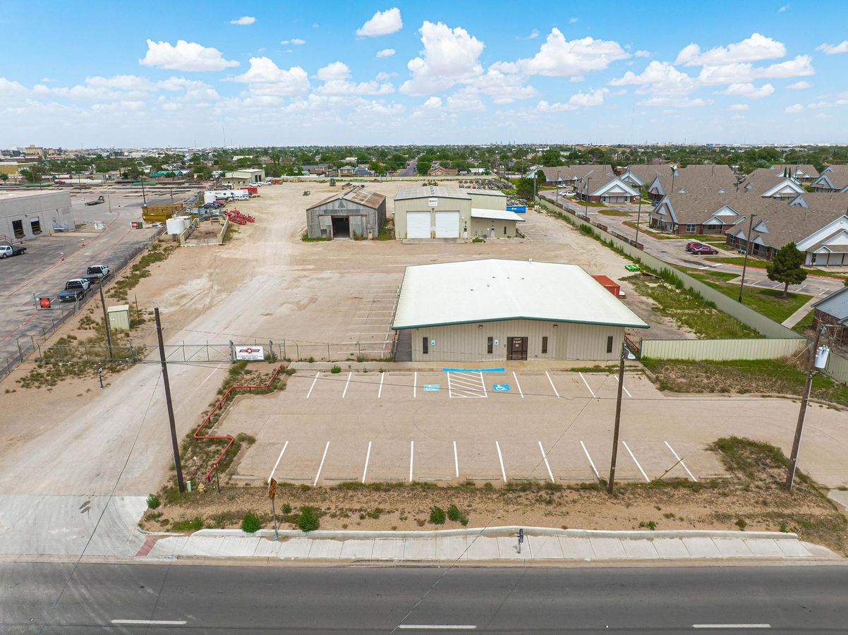 4 Industrial Buildings on ±7.66 Acres photo 4