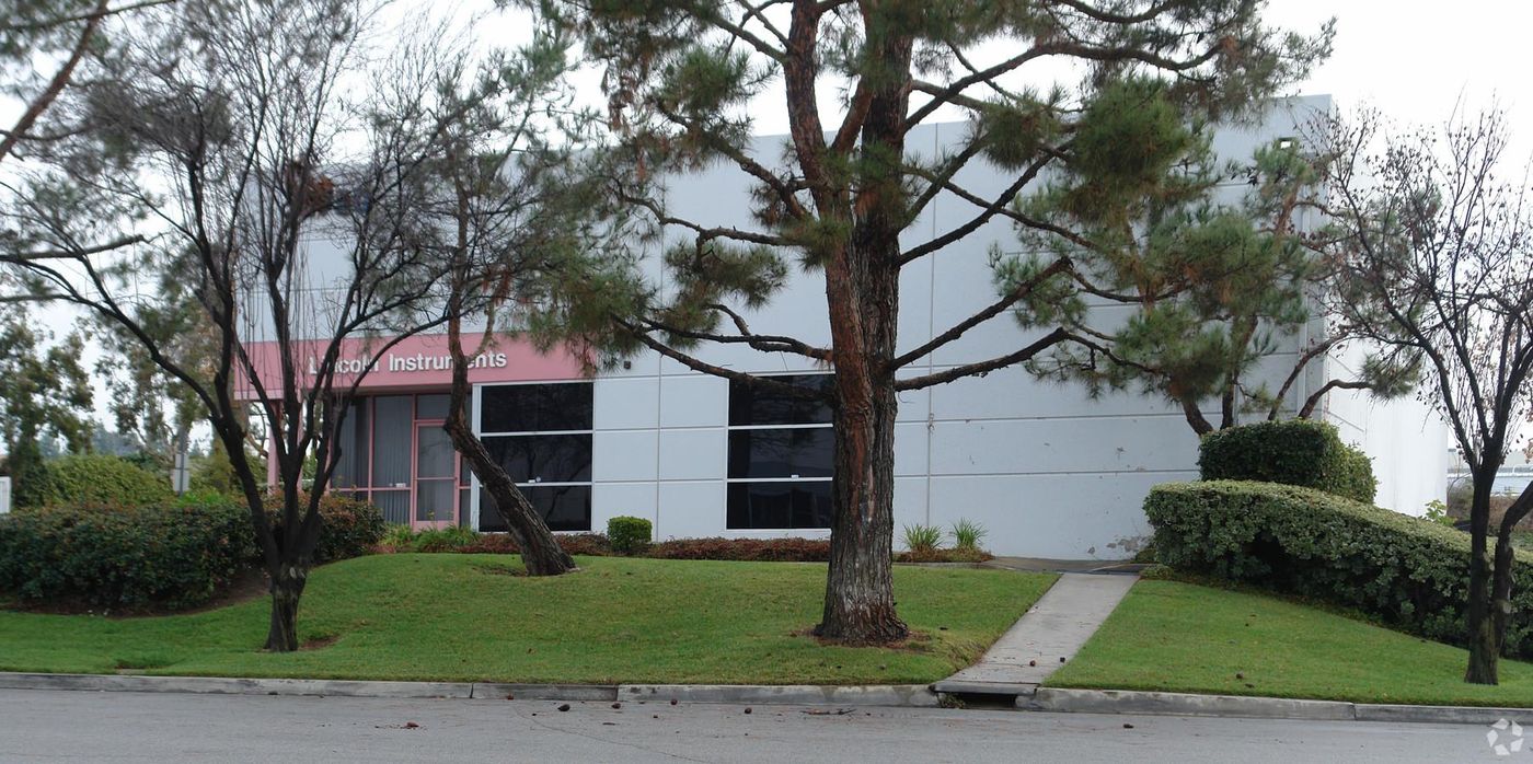 Bldg 10 photo 3