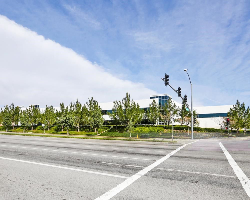 Fontana Commerce Center - Building 5 photo 1