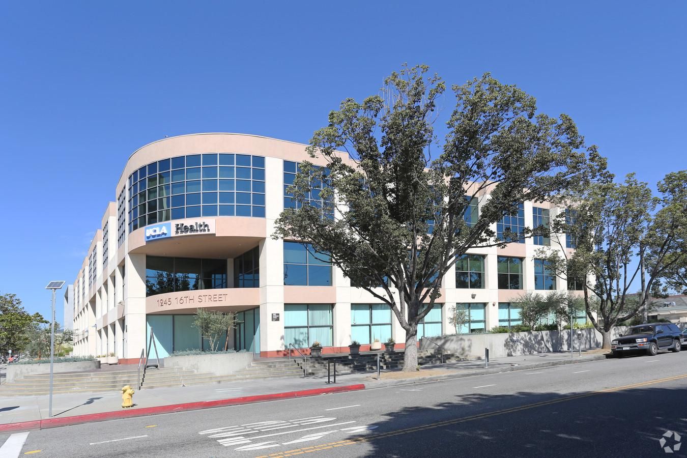 Santa Monica UCLA Medical Bldg photo 1