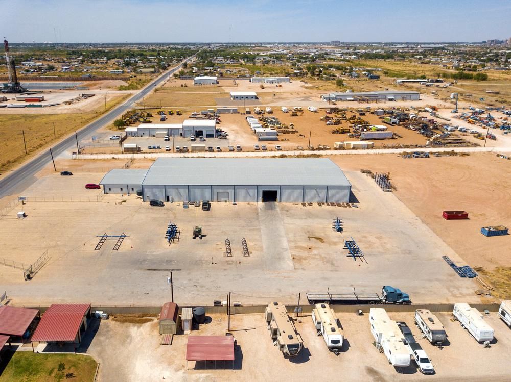 27,488 SF Crane Served Shop with Wash-Bay photo 3