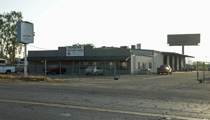 Warehouse Space for Sale at 4312 S Chestnut Ave Fresno, CA 93725 - #2