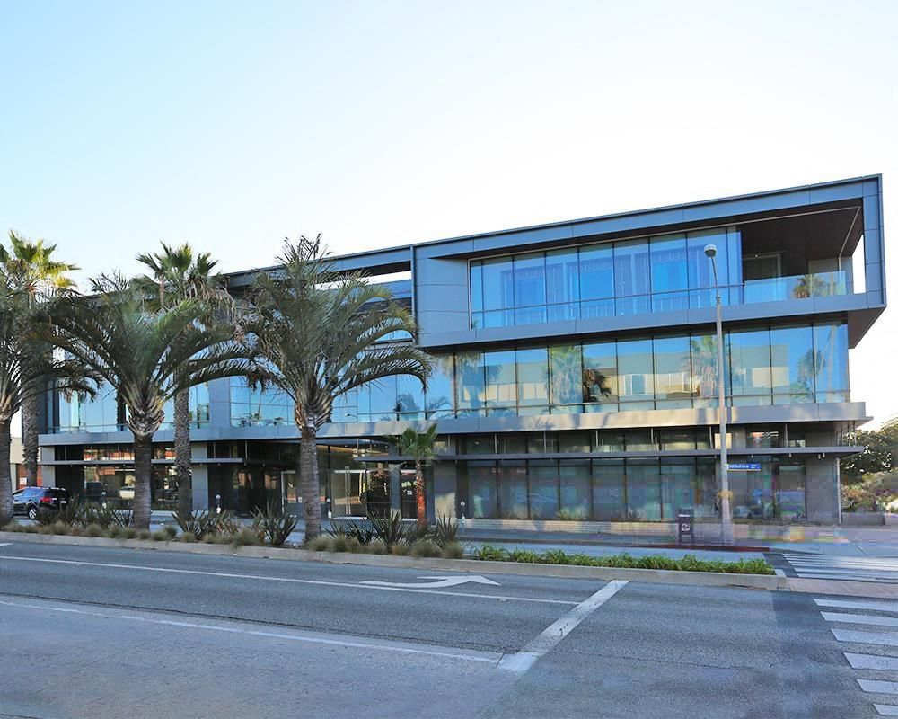 900 Wilshire Blvd photo 2