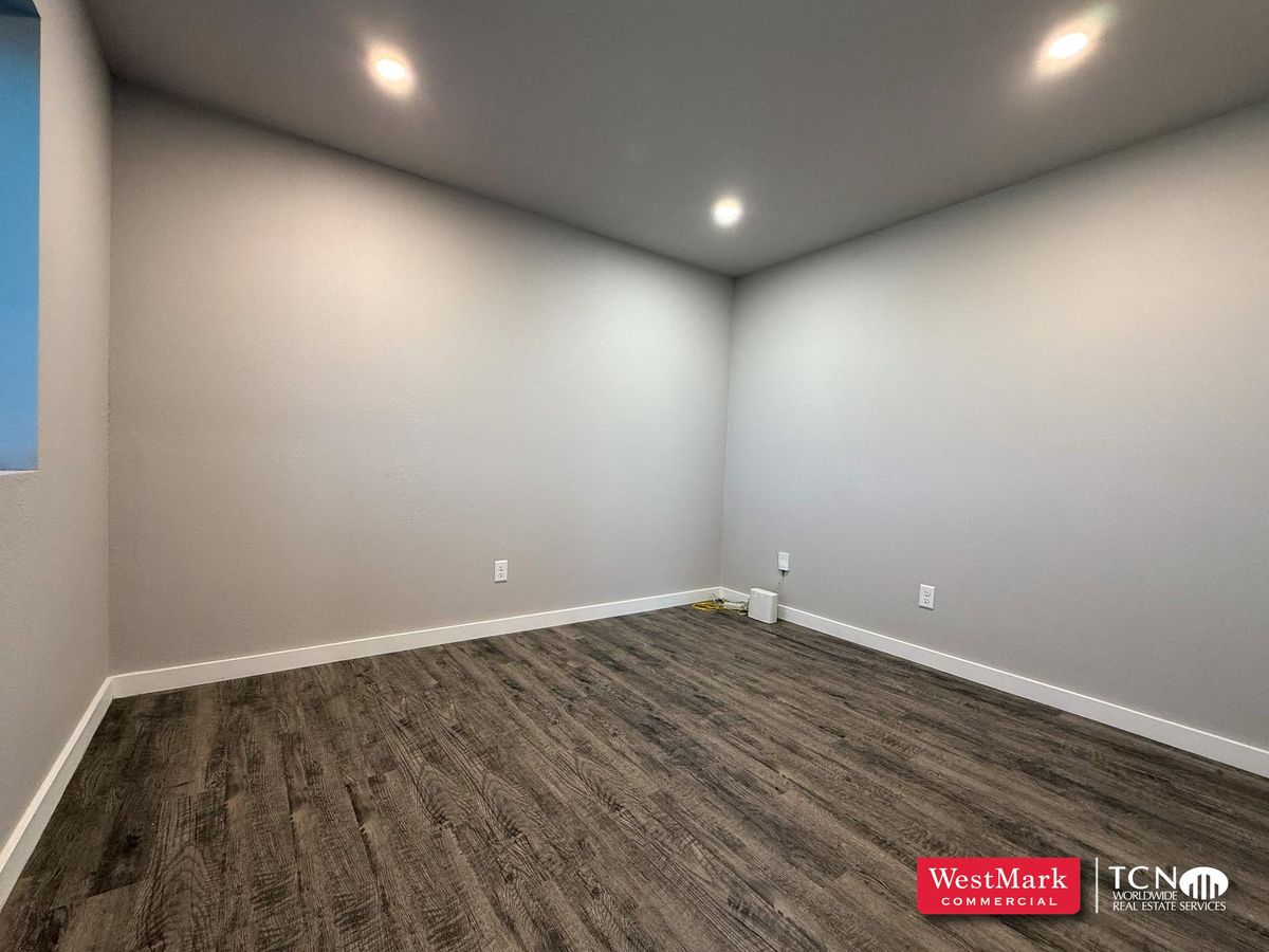 8807 County Road 6820 photo 3