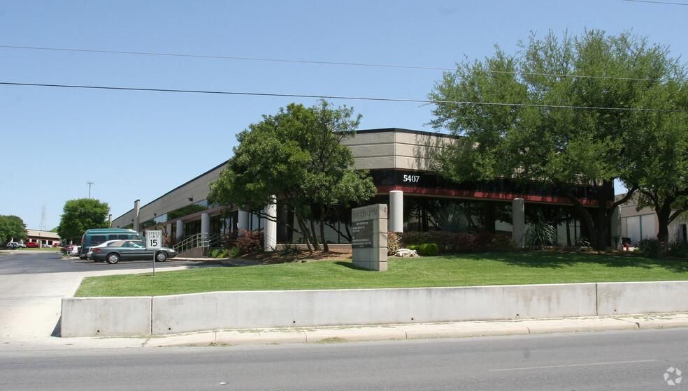West Loop II Centre 5407-5419 Bandera Rd photo 2