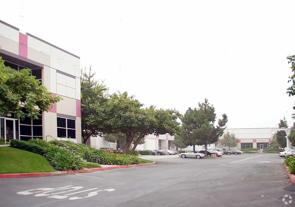 Bldg 2 photo 2