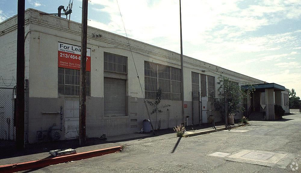 Flex Property For Lease photo 2