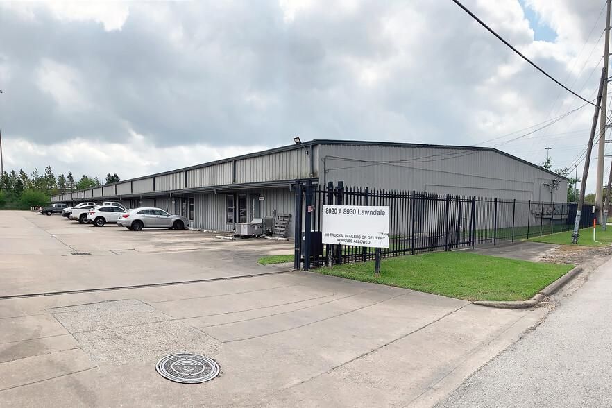 Lawndale Business Park 8910 Lawndale St photo 2