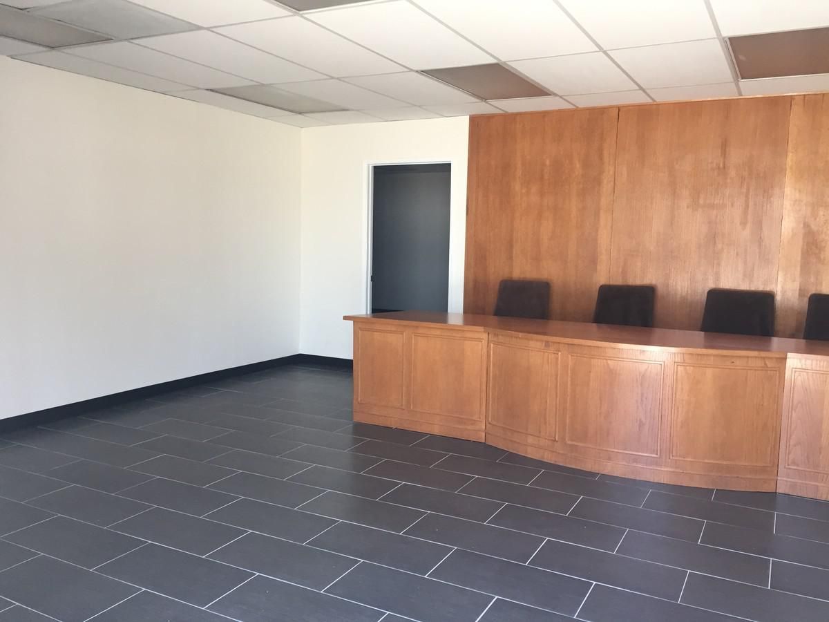 2147-A Office Building photo 4
