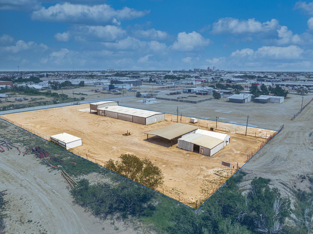 8,100 SF Shop/Office + Additional Covered Areas photo 4