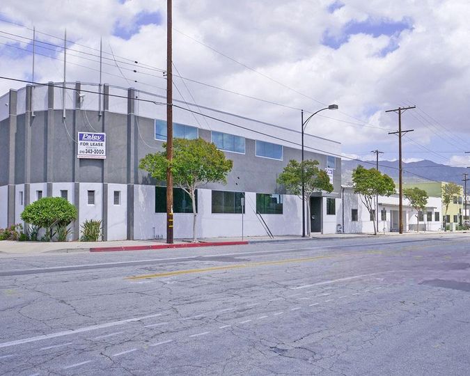 3101 & 3111 Winona Avenue