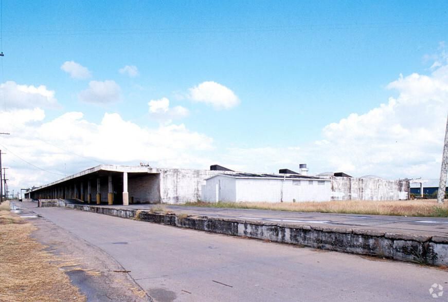 Building 1 2300 Quitman St photo 3