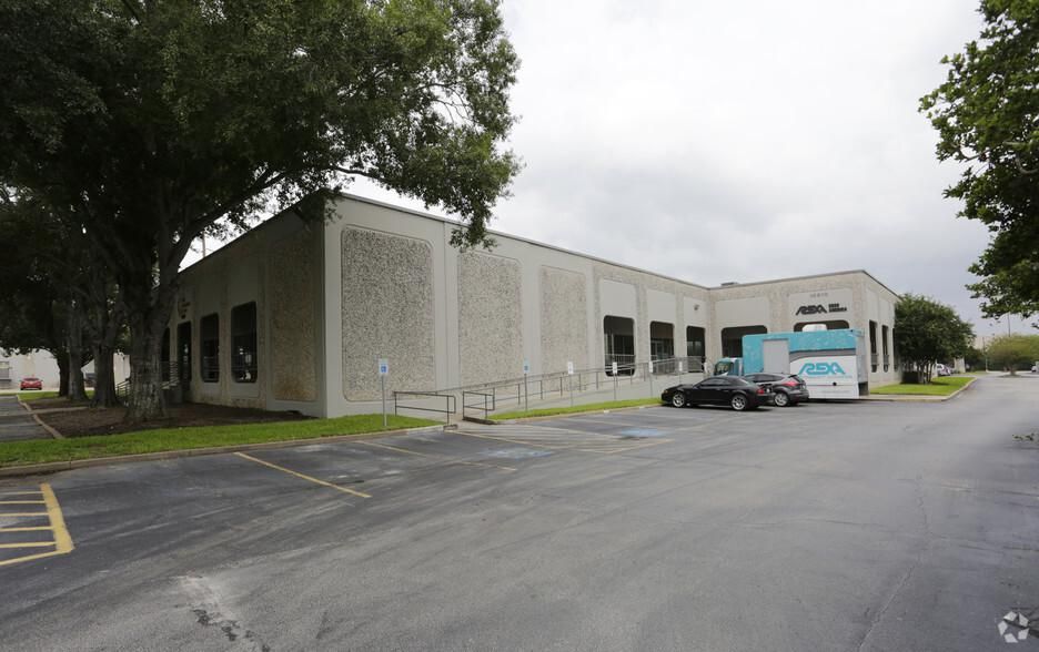 Park 10 Business Center 16820 Barker Springs Rd photo 2