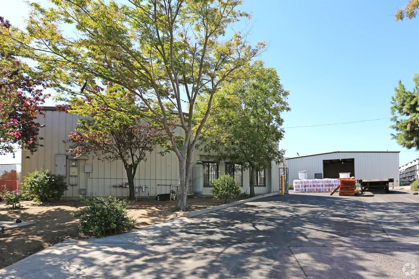 Industrial Property For Lease photo 1
