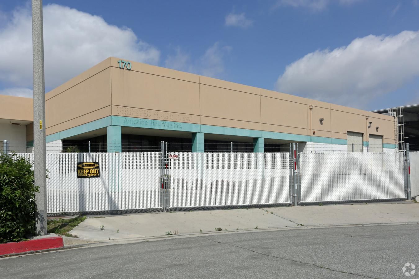 Bldg 4 photo 3
