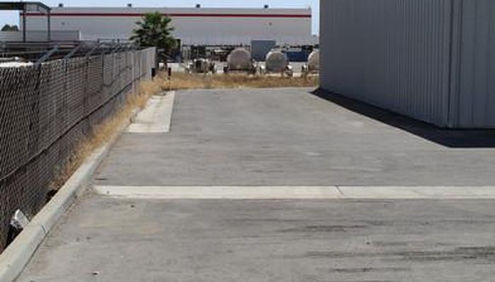 Warehouse Space for Rent at 5221 Gilmore Ave Bakersfield, CA 93308 - #5