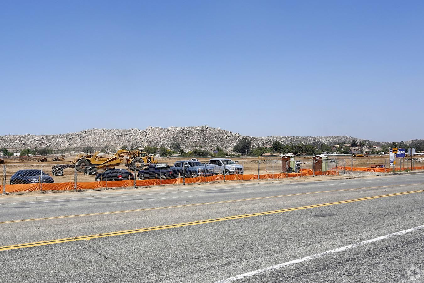 Bldg 6 photo 3