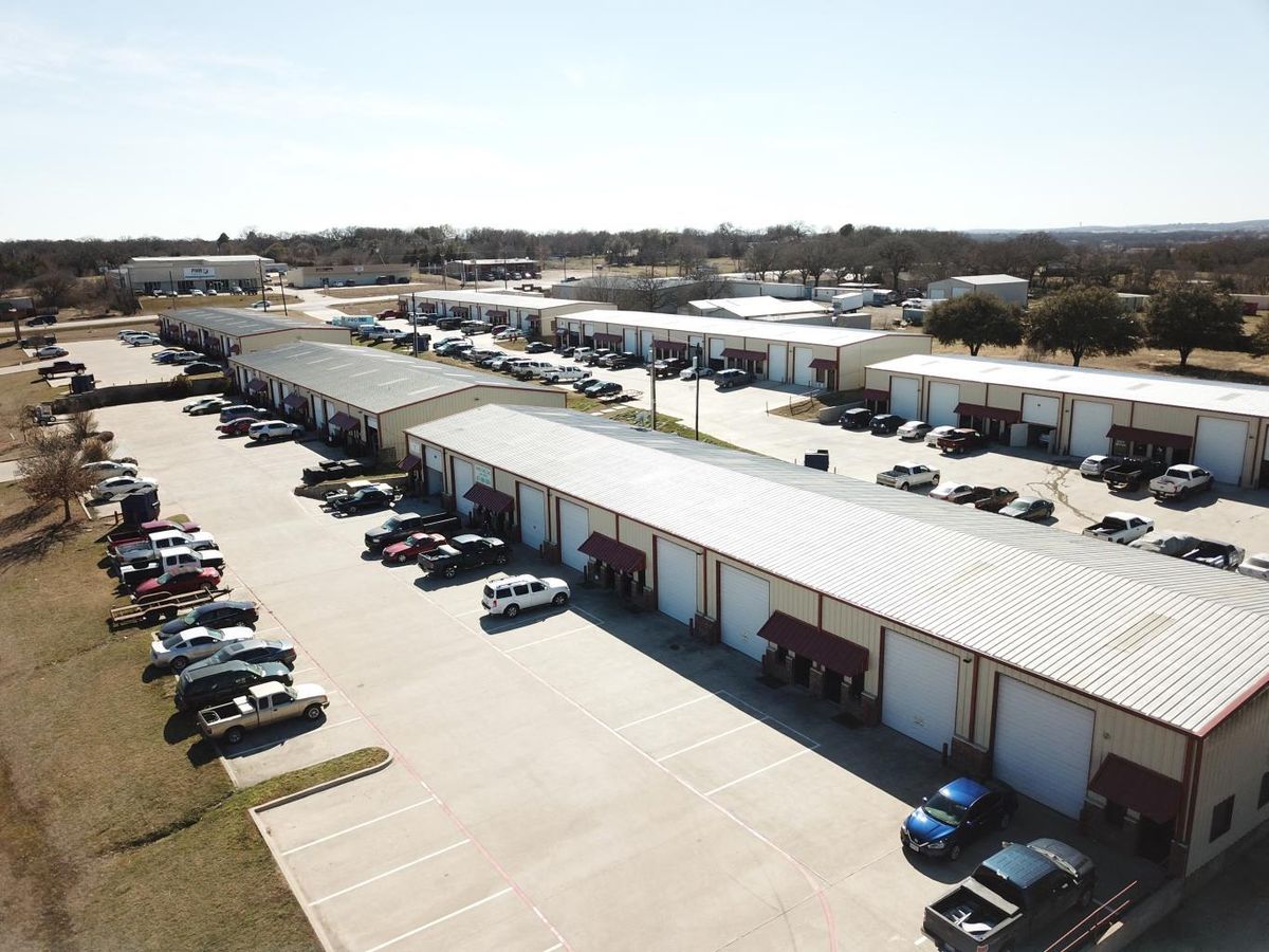 4305 FM 1187 photo 4