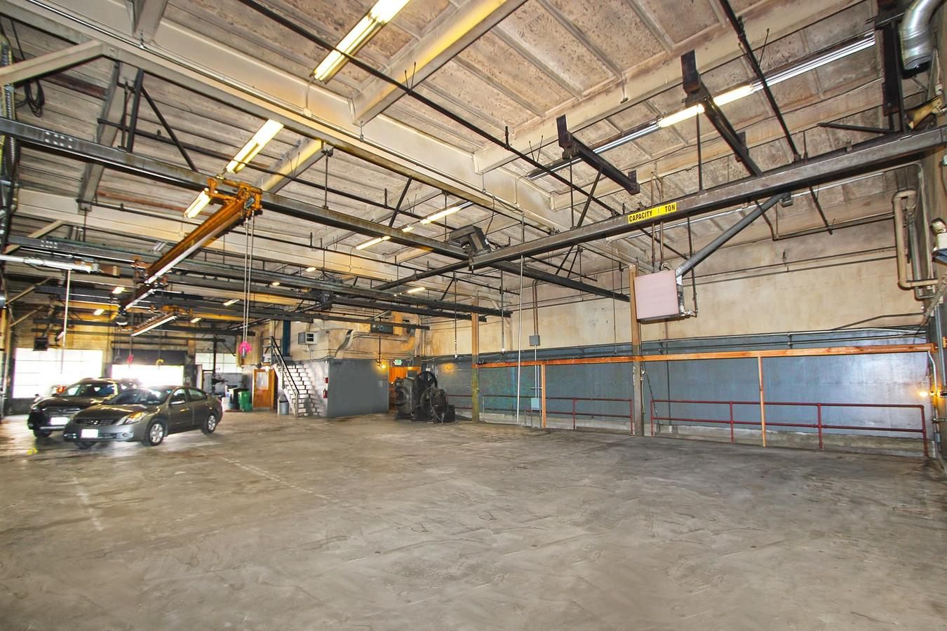 Flex Property For Lease photo 3