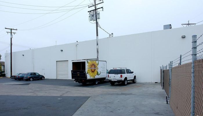 Warehouse Space for Rent at 401 W Dyer Rd Santa Ana, CA 92707 - #2