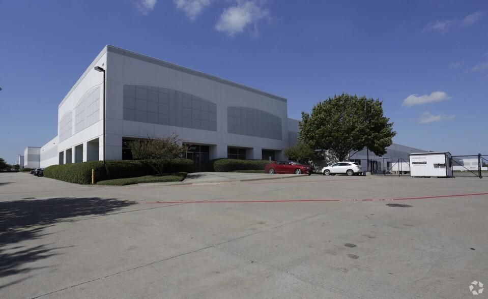 3737 W Miller Rd photo 3