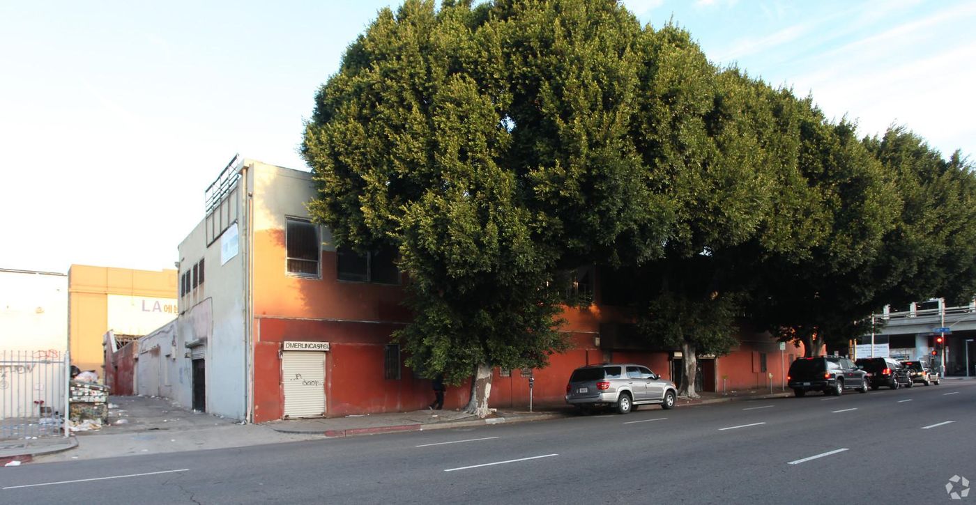 1801 S. OLIVE STREET photo 3