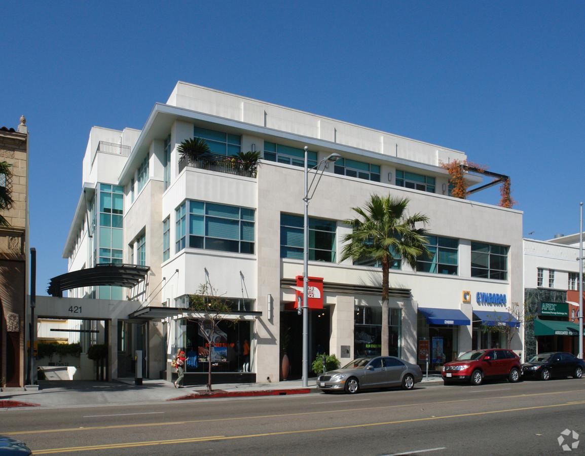 High Profile Retail For Lease photo 4