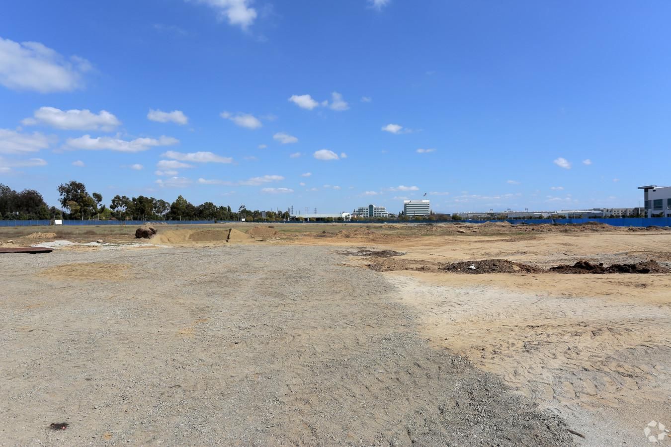 Bldg 14 photo 3