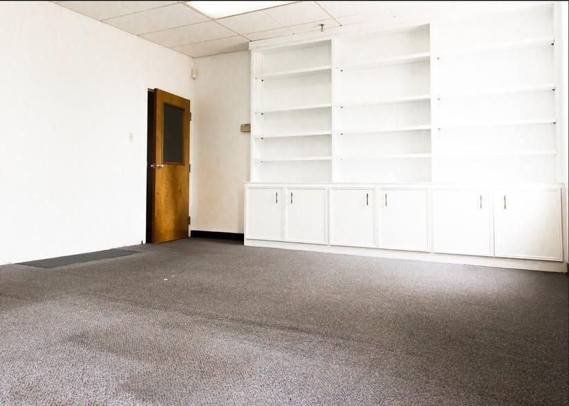 Building 1 11325 Gemini Ln photo 2