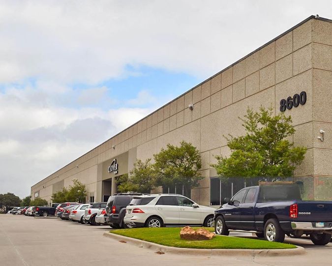 Siemens Building - 8600 North Royal Lane