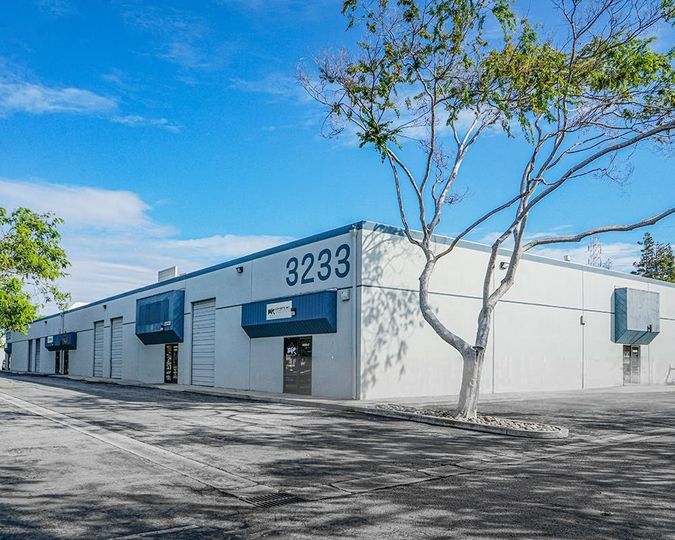 De La Cruz Industrial Center