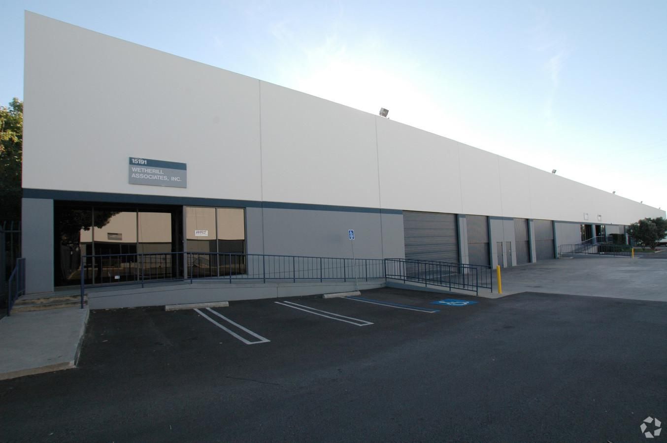 Building 2 photo 4