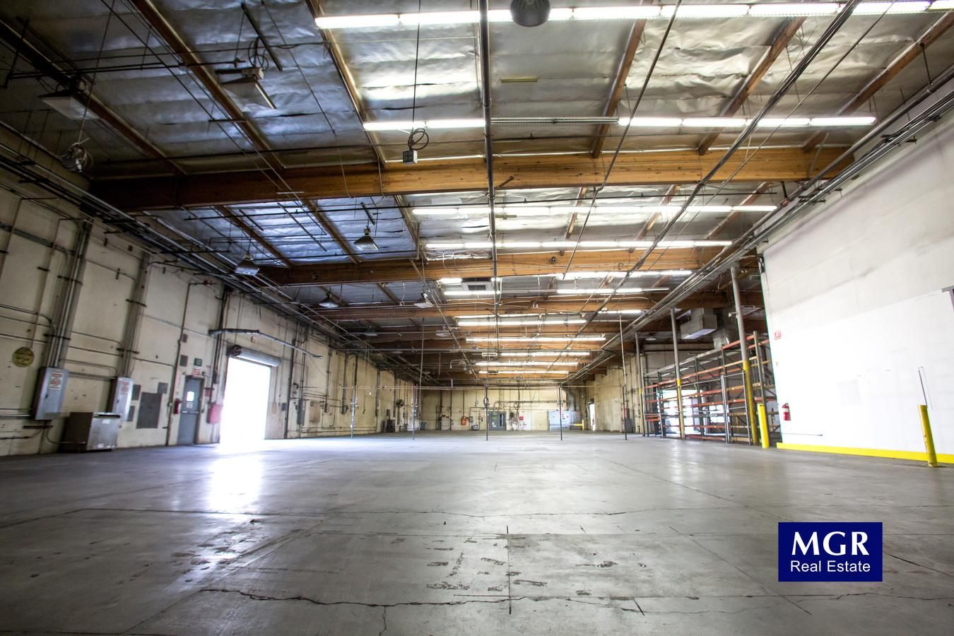 Masonry IND Building 100% HVAC, 3,000 AMPS photo 1