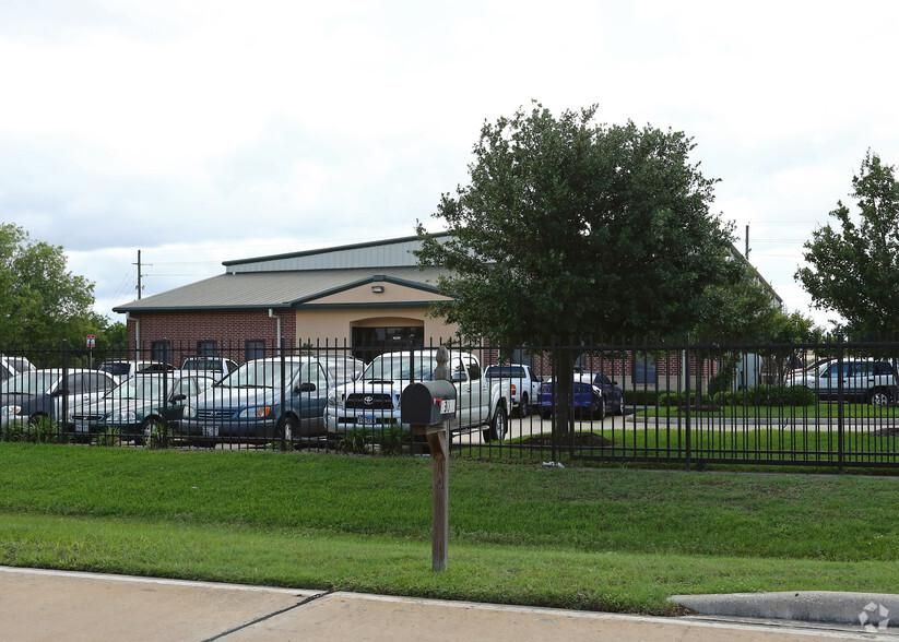 13018 Brittmoore Park Dr photo 2