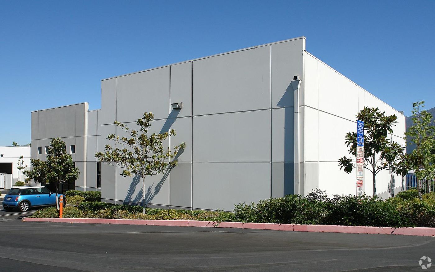 Bldg 8 photo 2