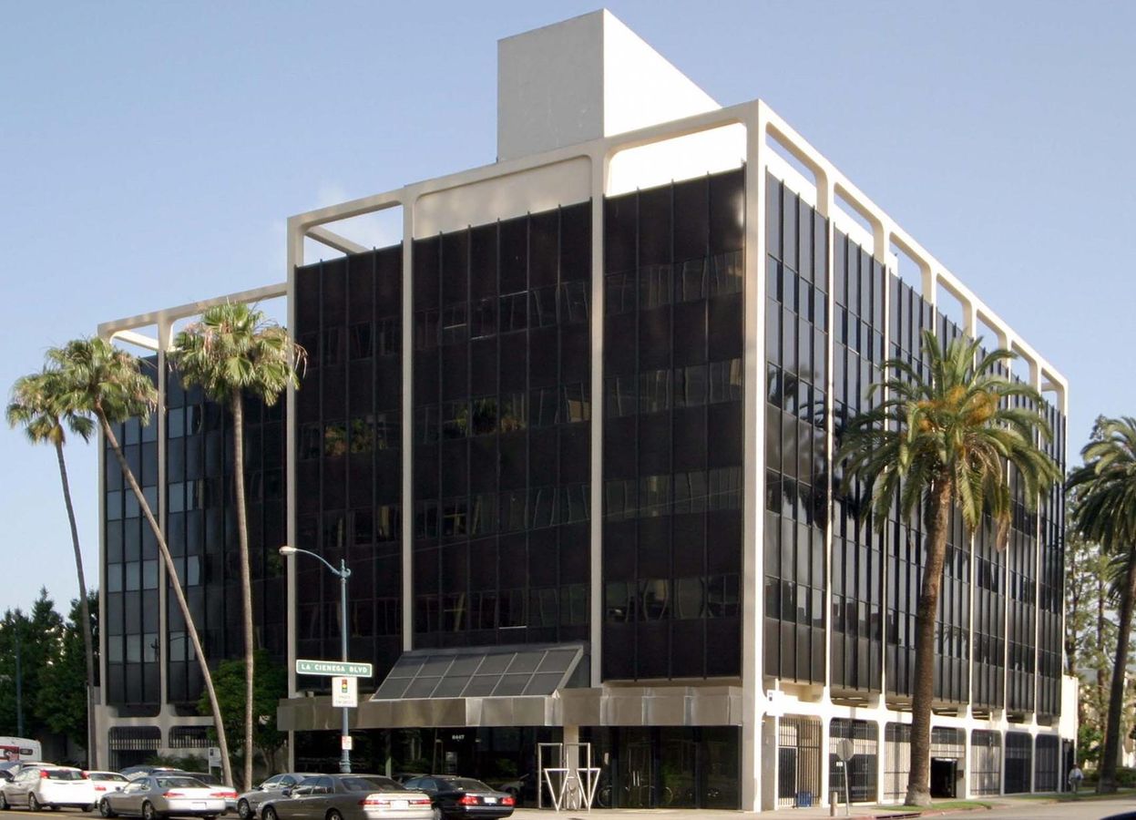 8447 Wilshire Blvd, Beverly Hills photo 1