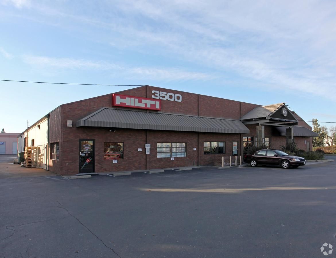 Flex Property For Lease photo 1