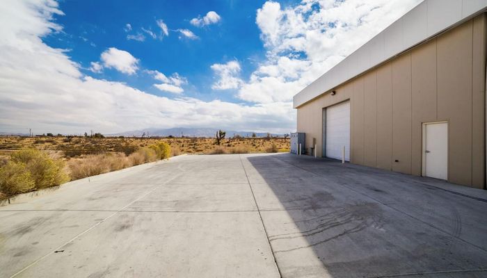 Warehouse Space for Rent at 10653 G Ave Hesperia, CA 92345 - #5