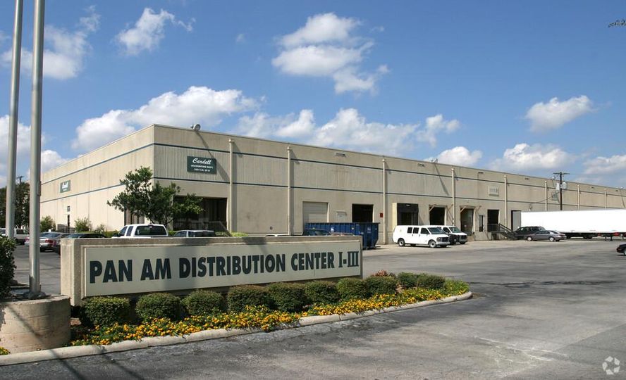 Building 1 3331-3347 N Panam Expy