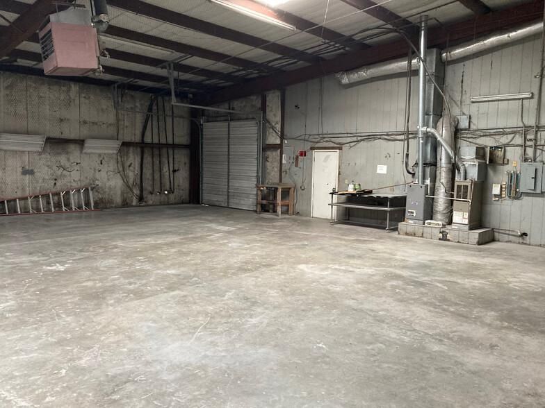 4419 Dc Dr photo 2