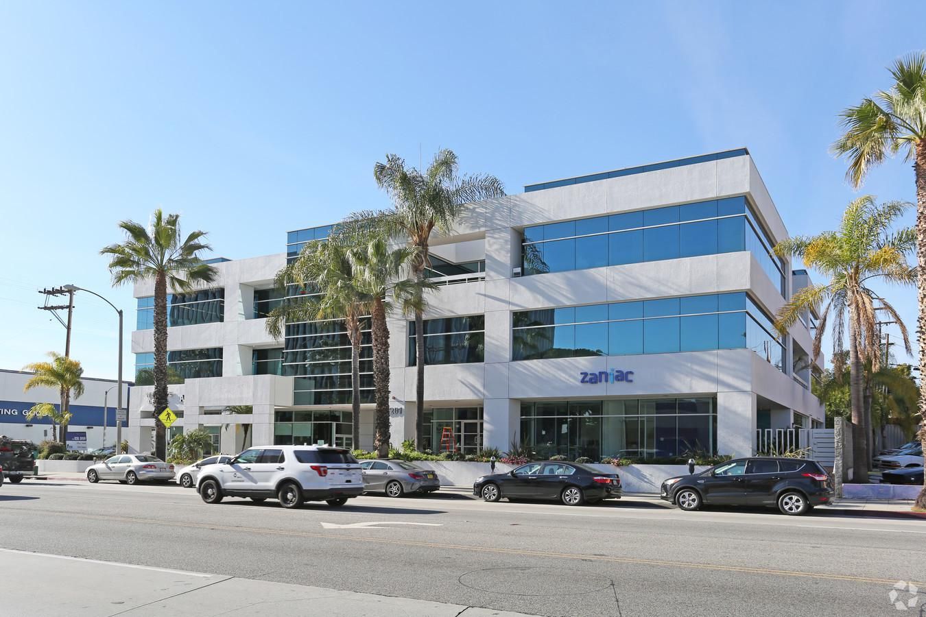 3201 Wilshire Blvd photo 1