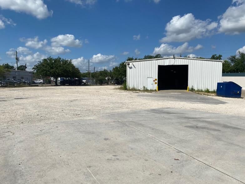 1355 Sheffield Blvd photo 2