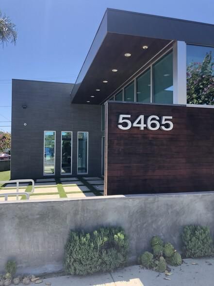 Whole building, signage and parking! 5465 S Centinela Ave photo 3