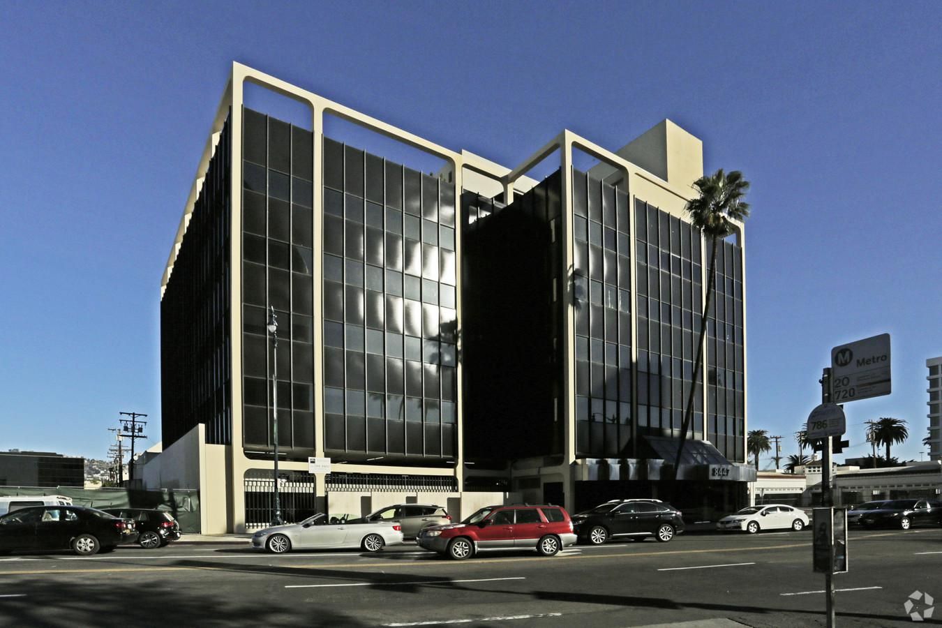 8447 Wilshire Blvd, Beverly Hills photo 4