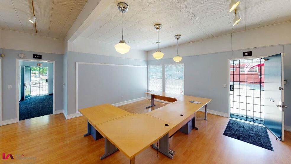 1234 E Burnett St photo 3