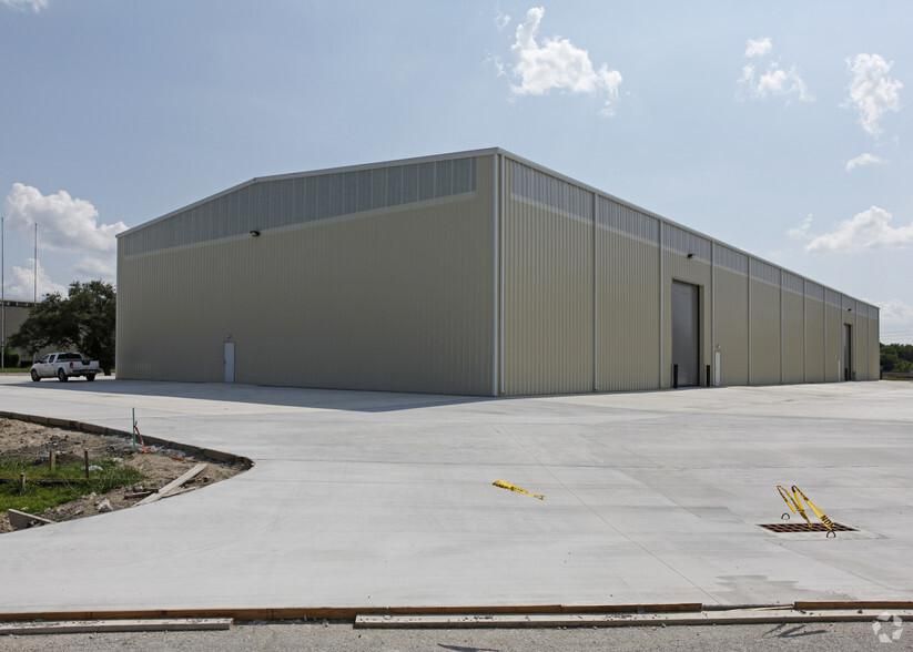 Building I 7600 S Santa Fe Dr photo 2