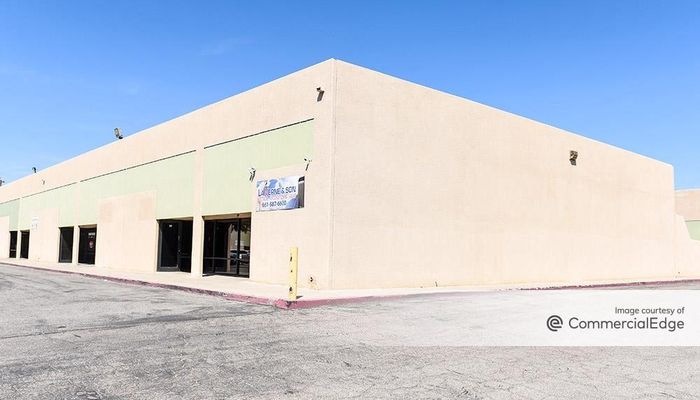 Warehouse Space for Rent at 5880 District Blvd Bakersfield, CA 93313 - #1
