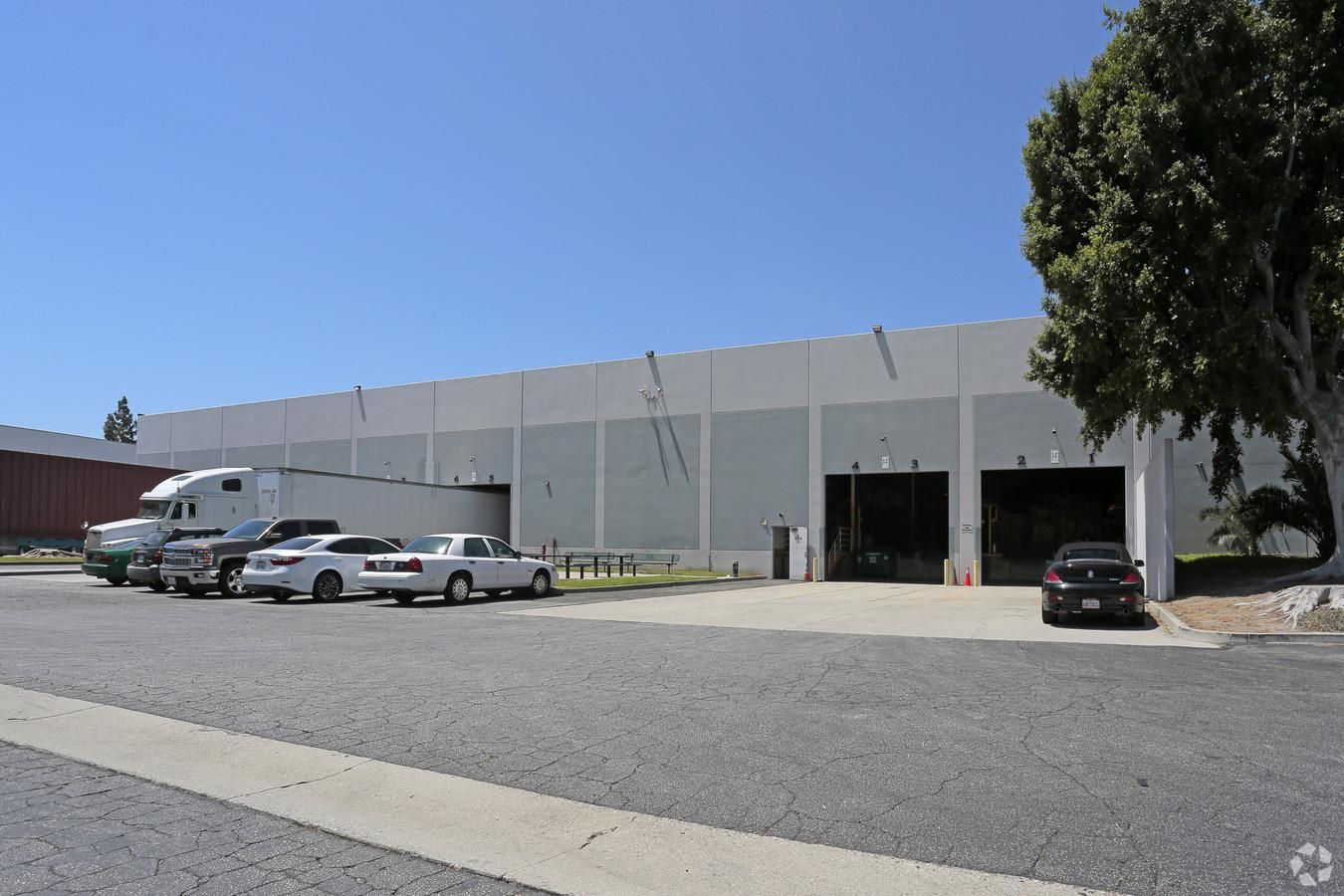 Cerritos Industrial Park photo 2