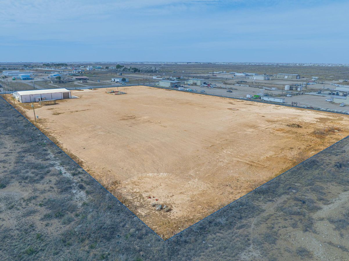10 Acres + RV Hookup Maintenance Facility photo 3